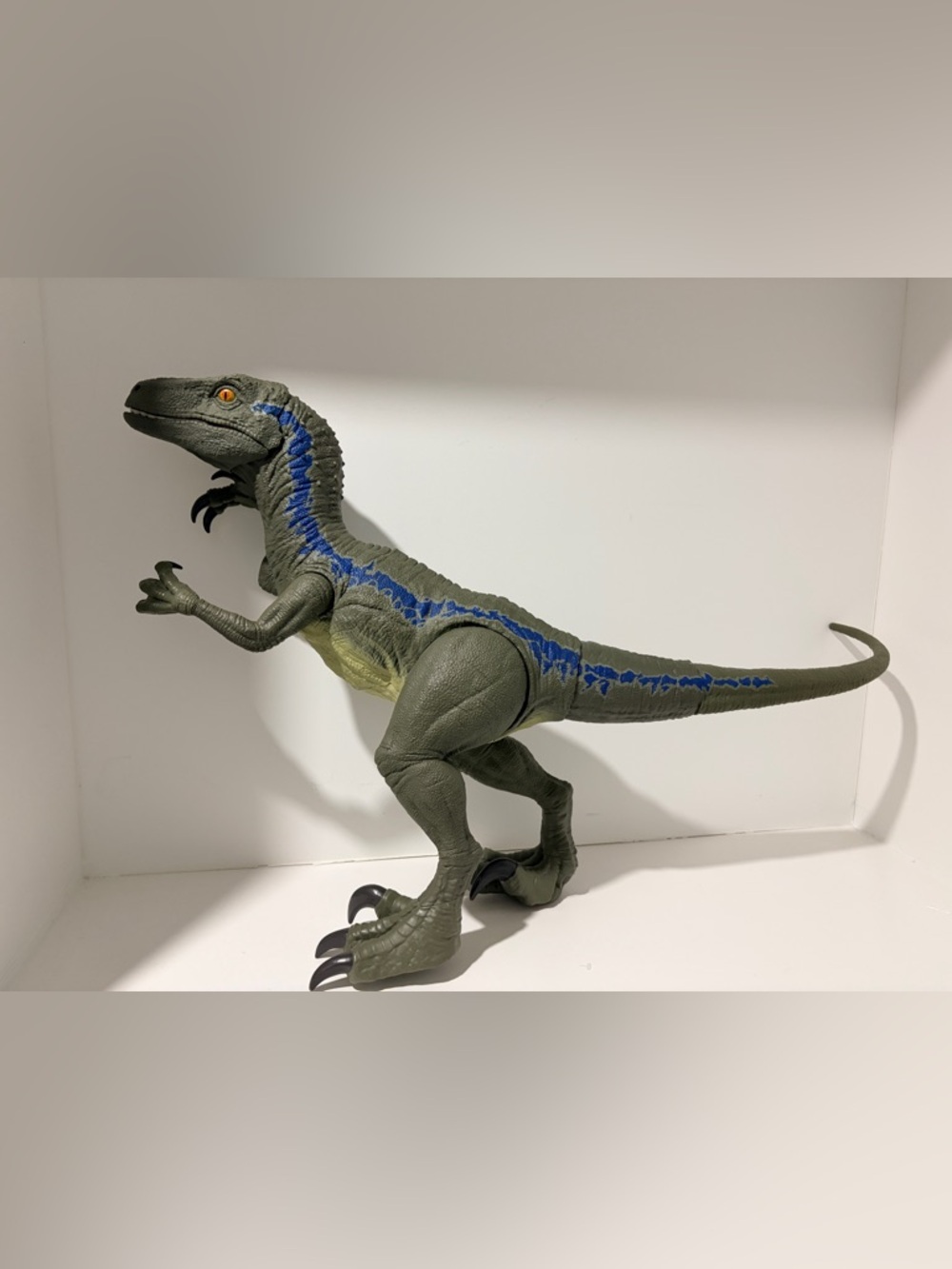 Jurassic World Super Colossal Velociraptor Blue 18 inch